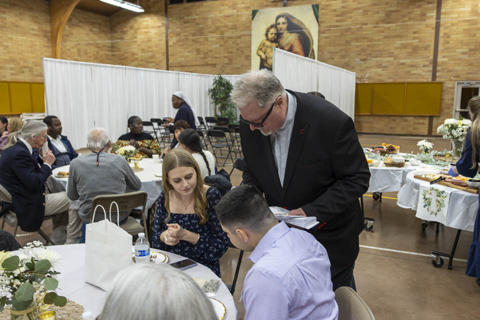 2026-StMary-EasterVigil (200 of 215).jpg